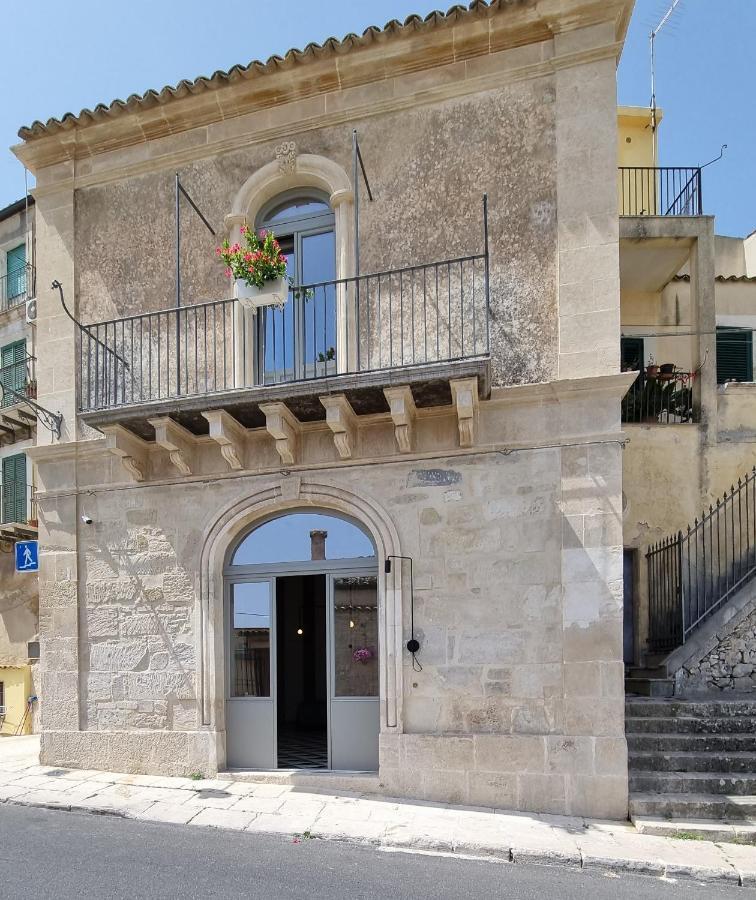 Super Giu Lägenhet Ragusa Exteriör bild