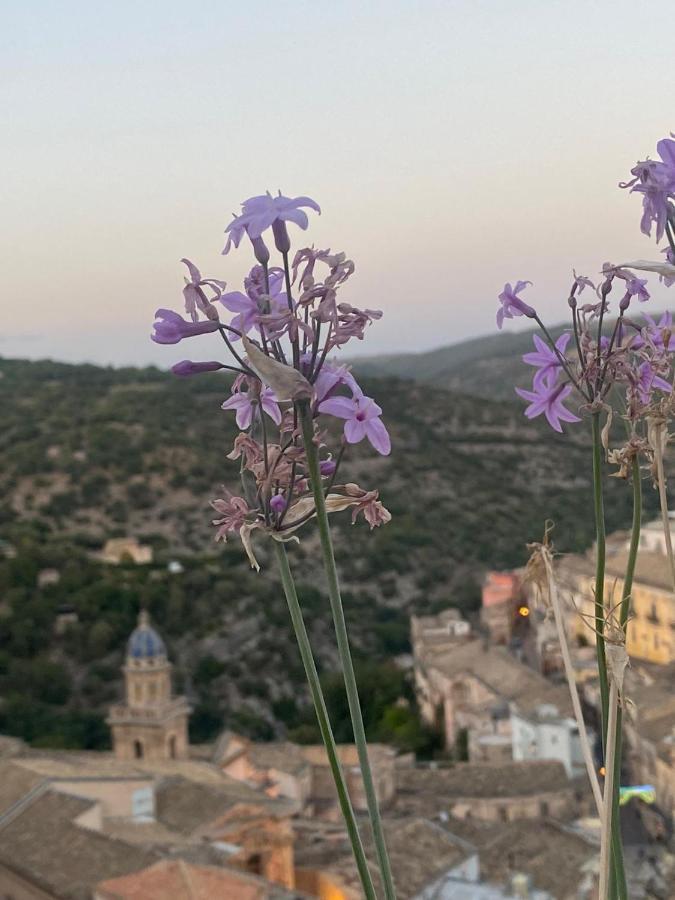 Super Giu Lägenhet Ragusa Exteriör bild